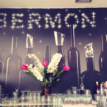 Hotel Bermon Tirana Esterno foto