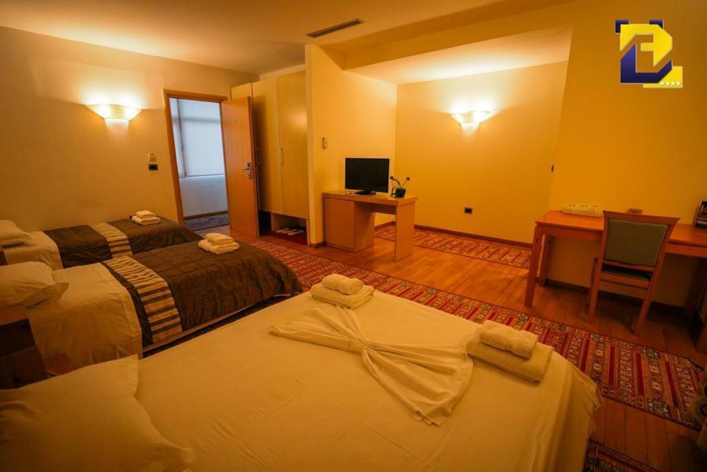 Hotel Bermon Tirana Esterno foto