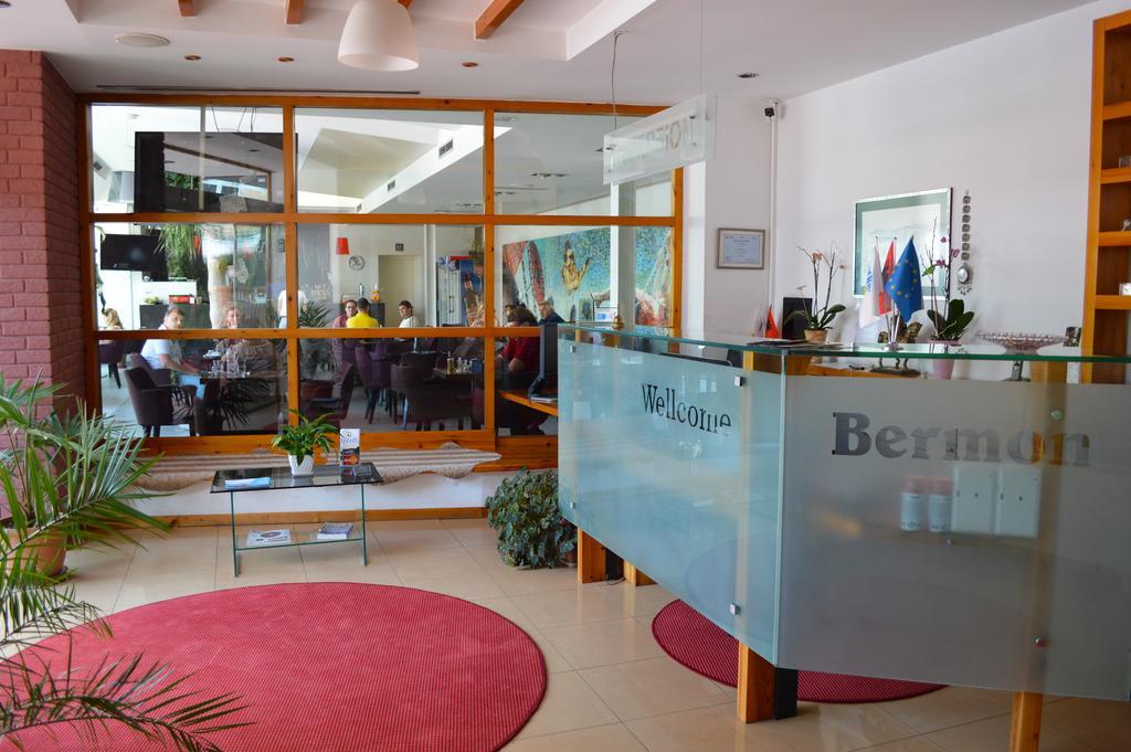 Hotel Bermon Tirana Esterno foto