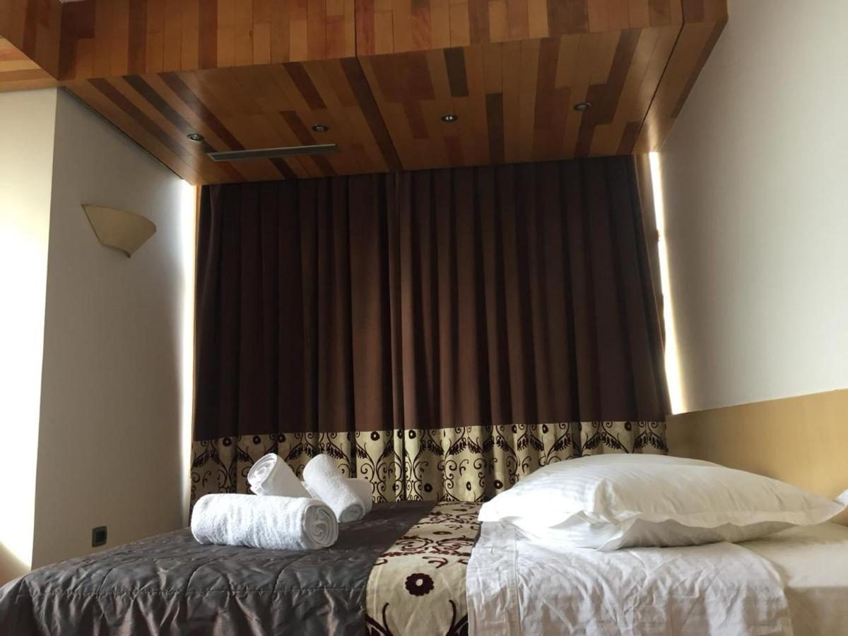 Hotel Bermon Tirana Esterno foto